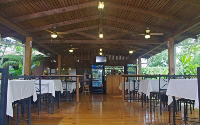 Hotel Robledal