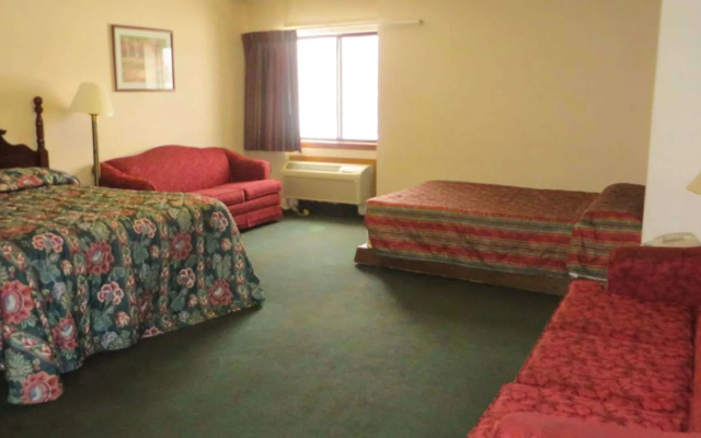 Voyageur Inn and Conference Center
