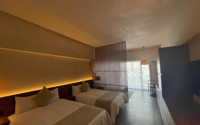 Hive Cancun by G Hotels