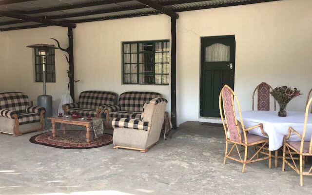 Отель Kromrivier Farm Stays вид на фасад