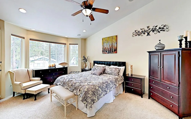 Beautiful Newer - 4 Br Home