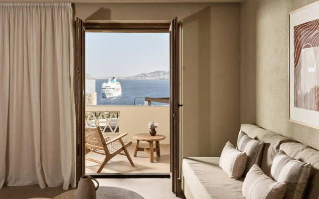 Suntouch Suites ‘’by Checkin’’ Adults Only