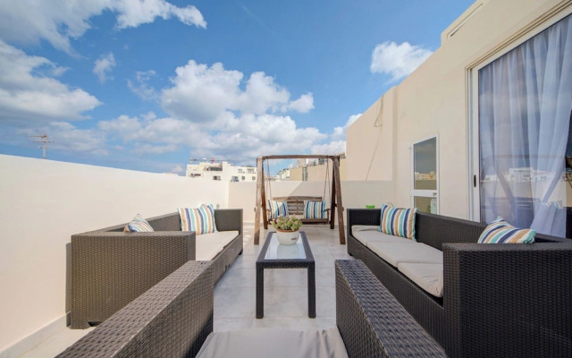 Sliema Sunny 3-bedroom Penthouse With Jacuzzi