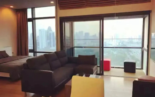 Circle Living Skyline Residence
