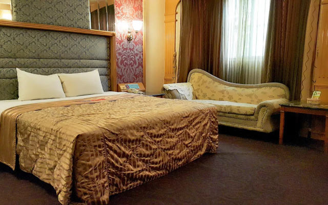 Micky Motel
