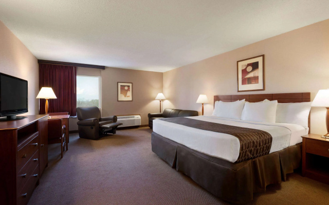 Ramada by Wyndham Bismarck