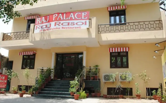 Hotel Raj Palace