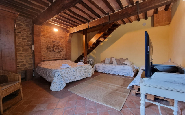 Farmhouse in Tuscany With Pool & Near Pisa