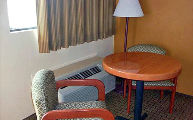 Motel 6 Macon West