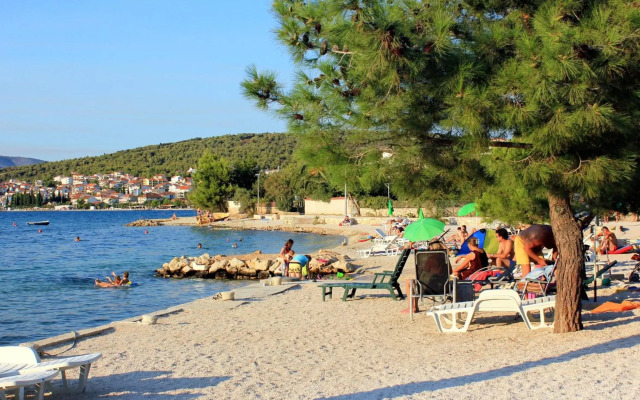 Apartments by the sea Trogir - 18879
