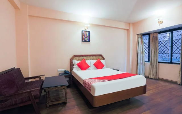 OYO 48910 Hotel Blue Bird