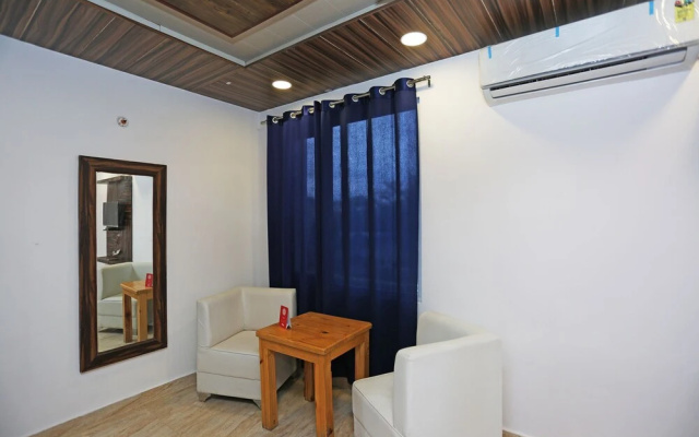 OYO 15566 Hotel Rosewood Inn