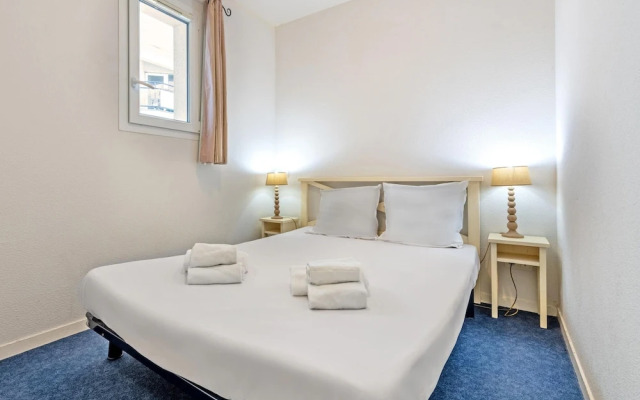 Stay With Indoor Pool & Sea