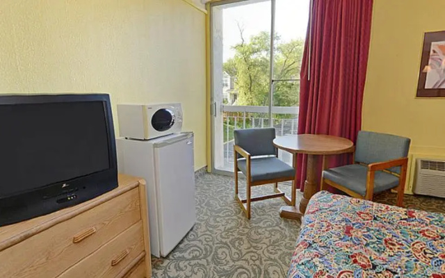 Americas Best Value Inn Bloomington
