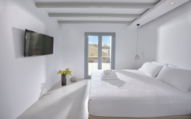 Villa Sapphire 6BR Hot Tub & Pool Ornos