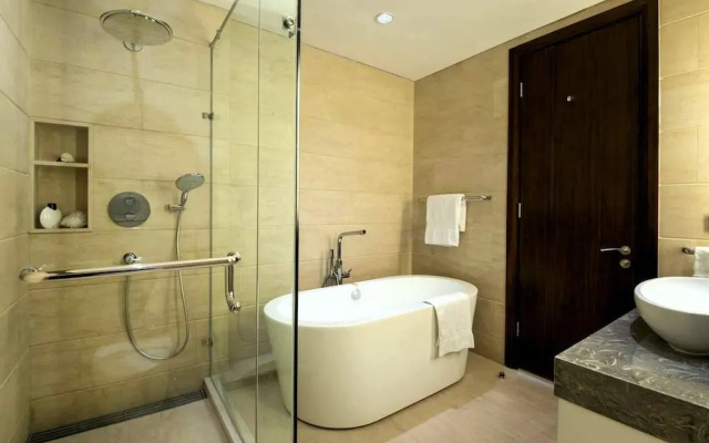 Two-bedroom Executive Serviced Apartment Oakwood Suites La Maison