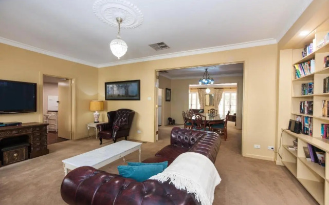 Ayr House