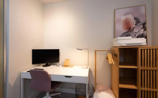 2-bed in South Melbourne w/ Beautiful City Views