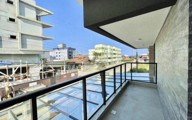180 - Lindo apartamento com 02 suítes em Mariscal