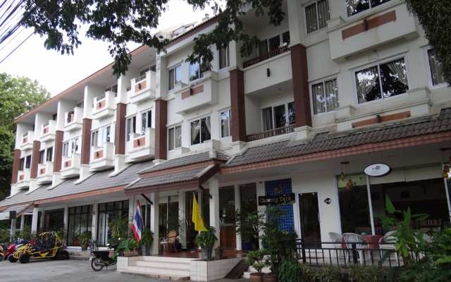 Chaweng Tara Hotel вид на фасад