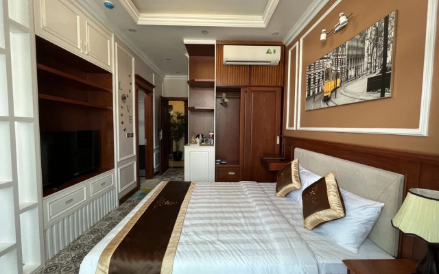 Paris Of Dragonbay Hotel