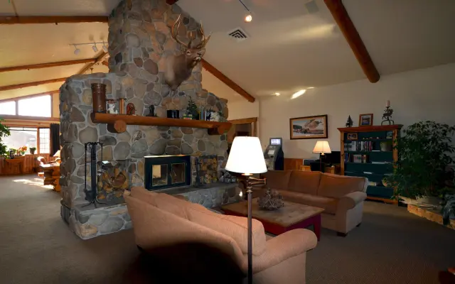 Bucks T-4 Lodge