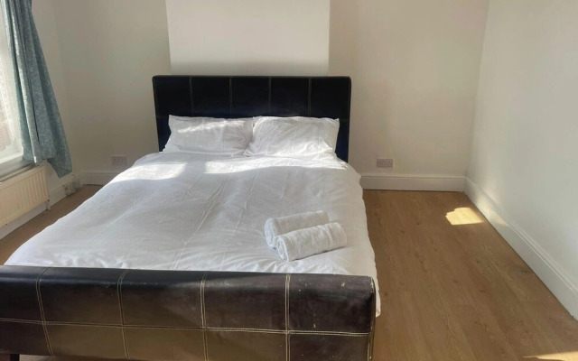 Cosy Croydon Apartment With 2 Bedrooms