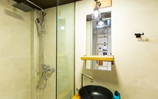 Ink Hotel Phos