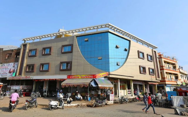 OYO 22665 Hotel Dev Shree