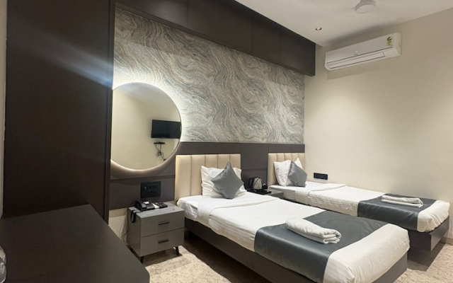 Hotel Govind Regency