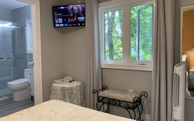 Ambiance by the Falls Cozy Suite
