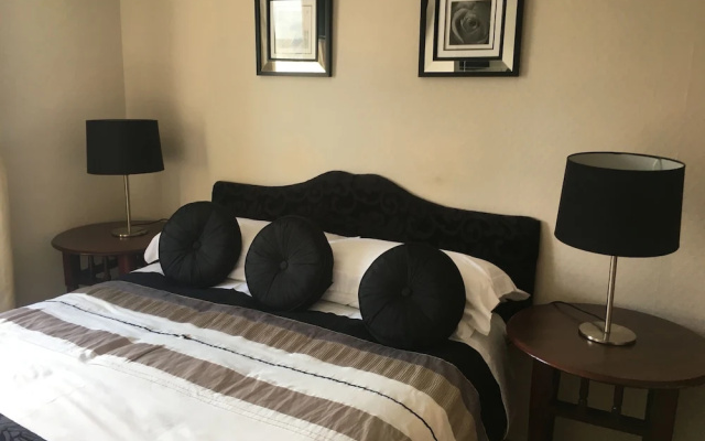 Ferrybridge Hotel