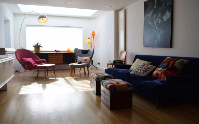 3 Bedroom Mews House in West London