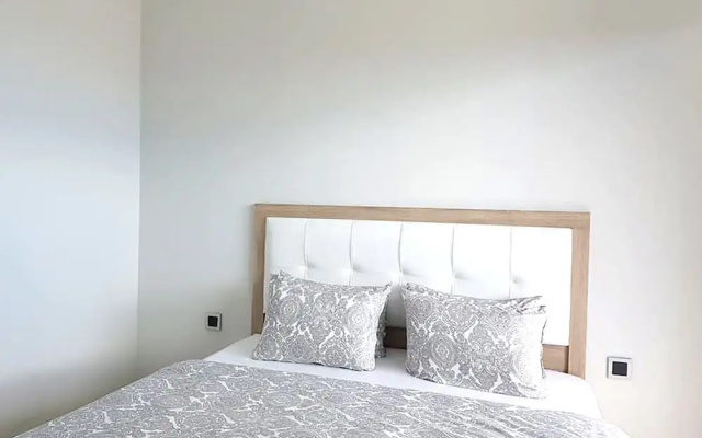 Luxury Sunset Drive Apartments