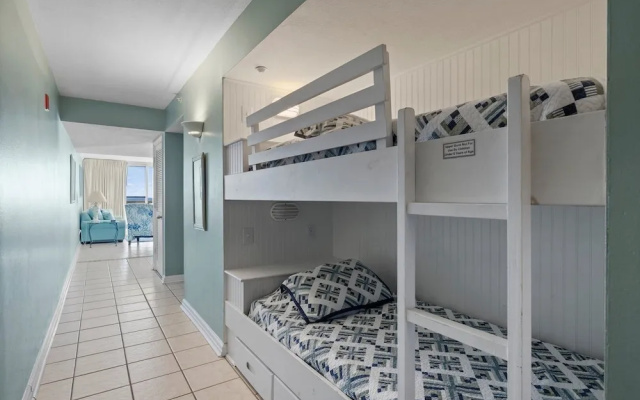 Pelican Beach 1510 1 Bedroom Condo by Pelican Beach Management