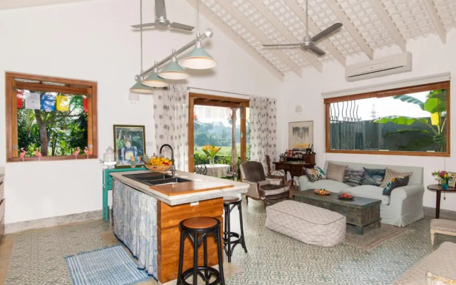 Romantic Honeymoon Villa Overlooking Rice Fields