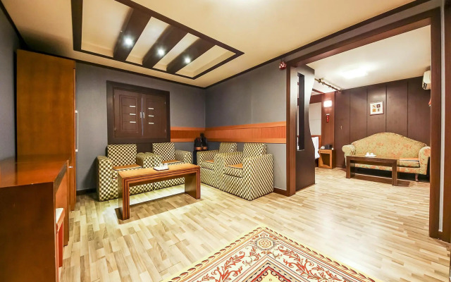 J Hotel Suwon