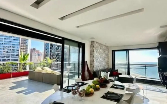 Penthouse Landscape 1403 platinum
