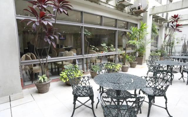 Reconquista Garden Hotel