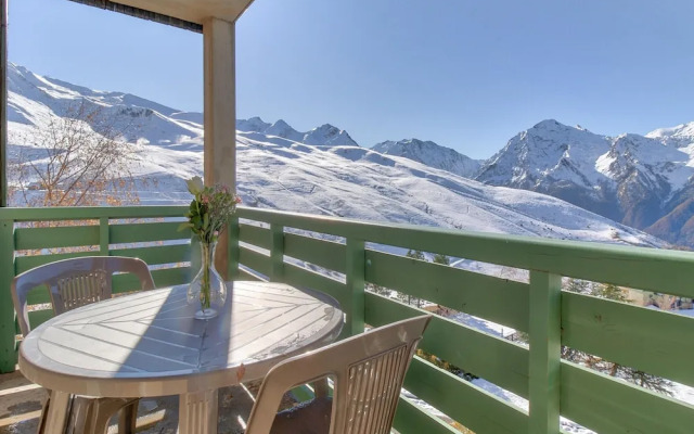 Central Auris-en-oisans Stay for 4