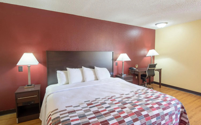 Red Roof Inn & Suites Indianapolis Airport