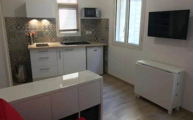 Quiet Studio for 2 Near Palais Des Papes