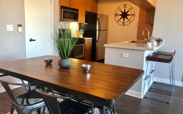 Santa Monica 2 Bed/ 2 Bath