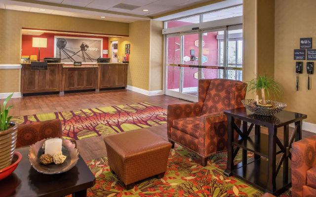 Hampton Inn & Suites Charlotte-Arrowood Rd.