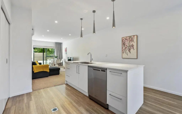 Central Cutie - Christchurch City Townhouse