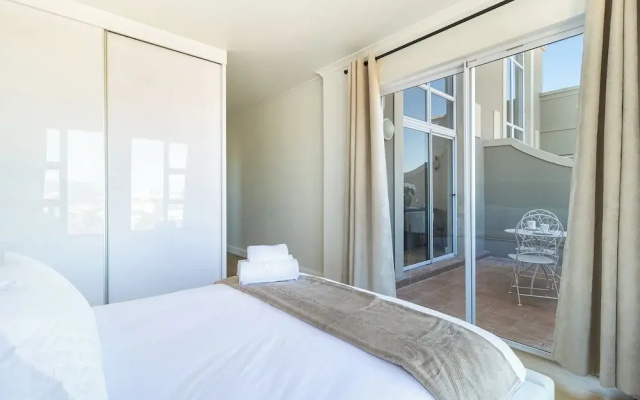 2 Bedroom, Mountain View Penthouse, Century City