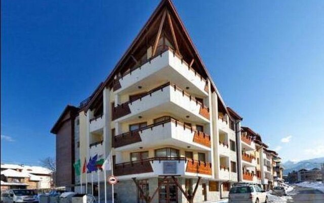 Апартаменты Mountview Lodge Apartments Банско вид на фасад