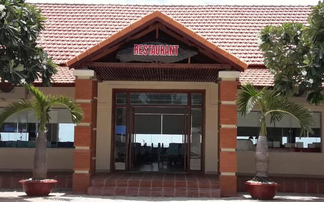 Отель HaiDuong Intourco Resort Вьетнам, Вунгтау - отзывы, цены и фото номеров - забронировать отель HaiDuong Intourco Resort онлайн вид на фасад