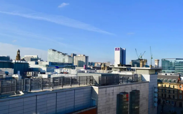Modern 2 Bedroom Apartment In Manchester City Centre