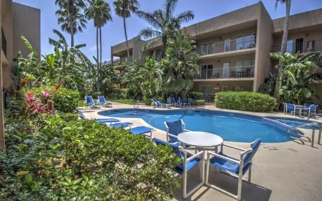 Beachview 103 Minium 2 Bedroom Condo by RedAwning